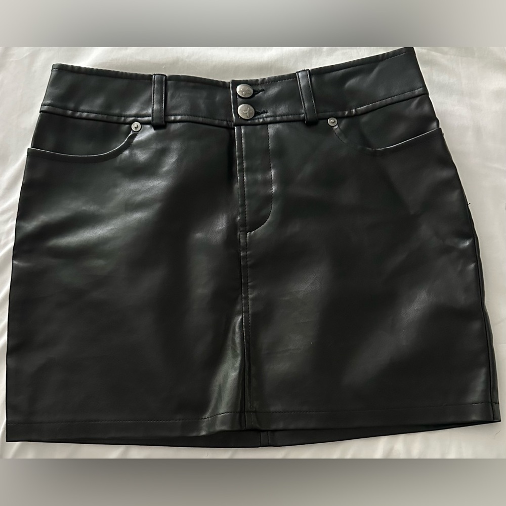 🖤Black Mini Skirt 🖤